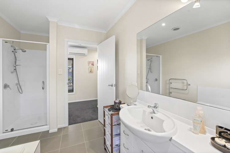 8 Tulip Drive Cambridge_14