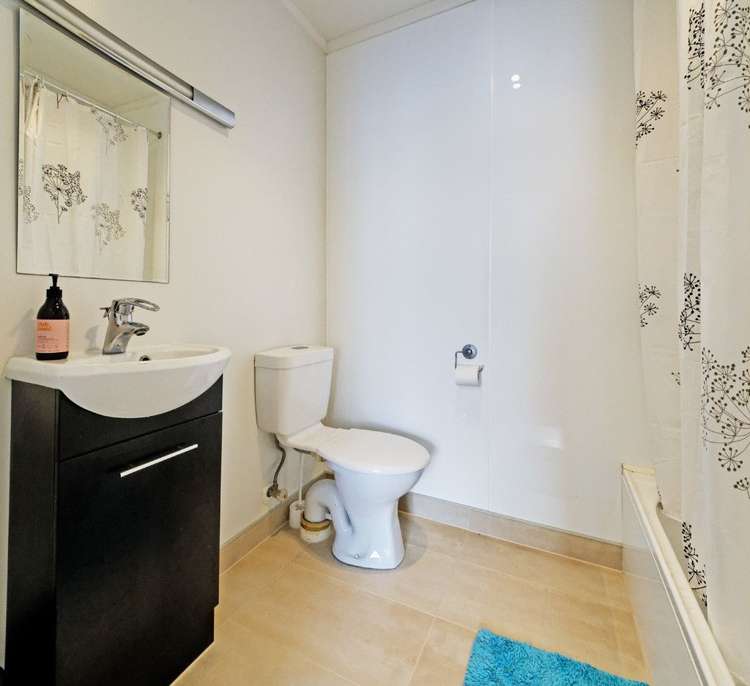 198 Golf Road Titirangi_15