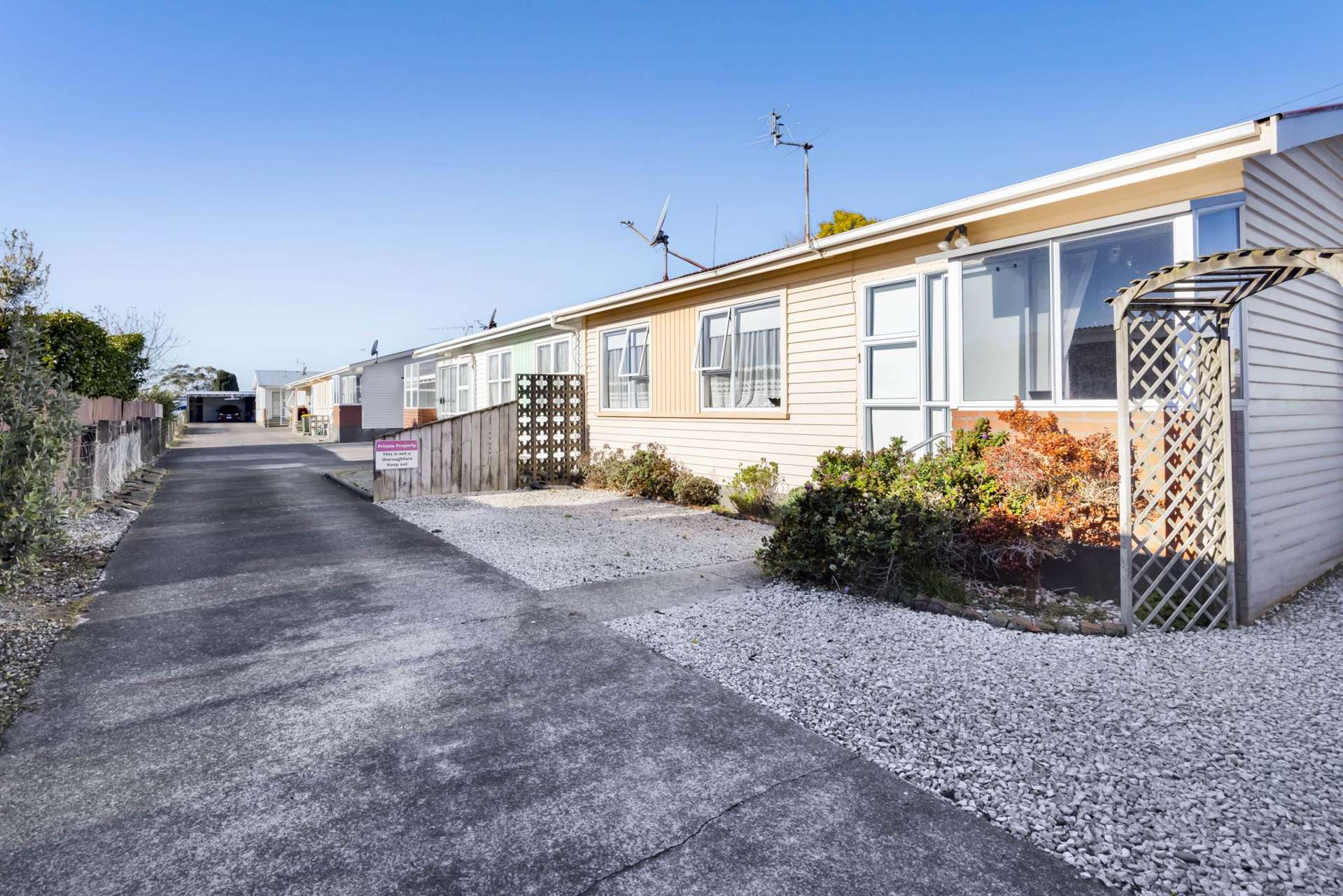 42/1 Egmont Street Hawera_0
