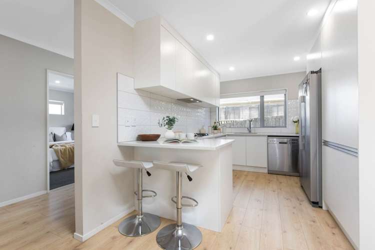 33b Glengarry Road Glen Eden_11