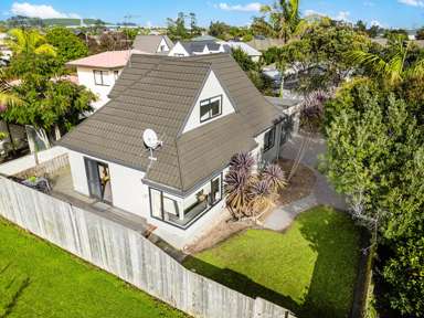 2/79 Frank Nobilo Drive_4