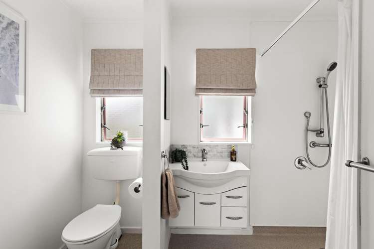 4b Windsor Terrace Taradale_9