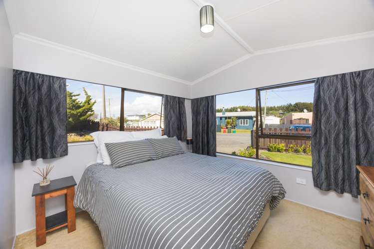 9 Chrystal Street Foxton Beach_19
