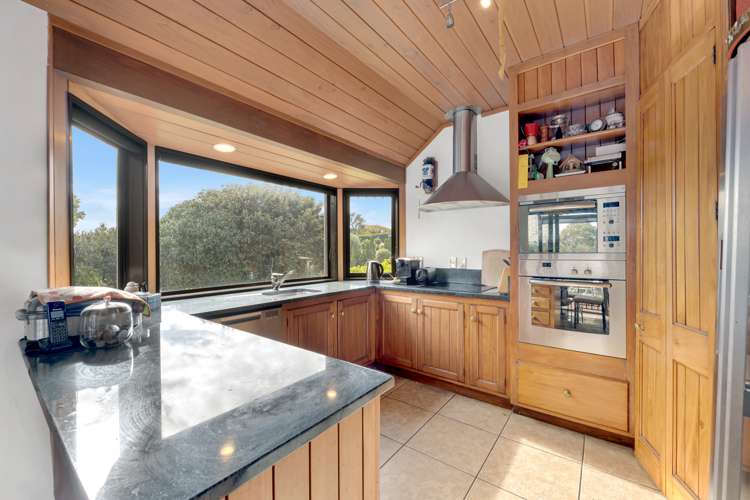 392 Redoubt Road Totara Park_13