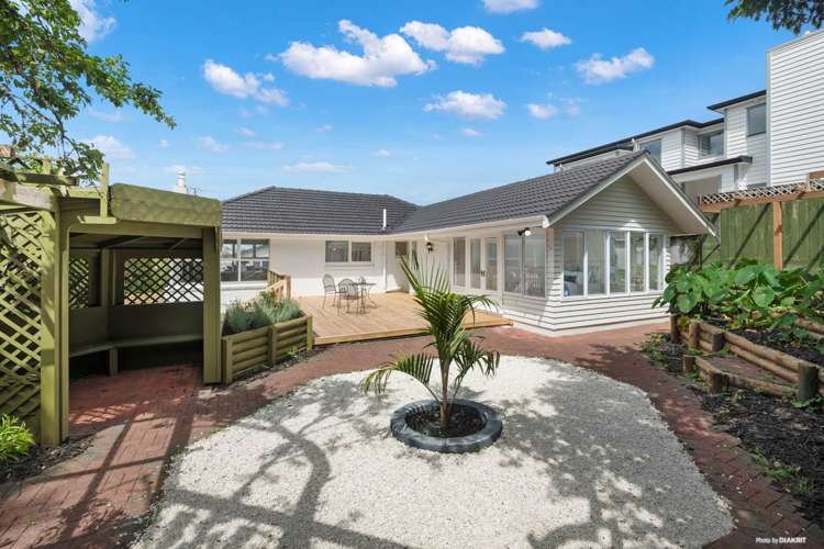 31 Haughey Avenue Three Kings_10