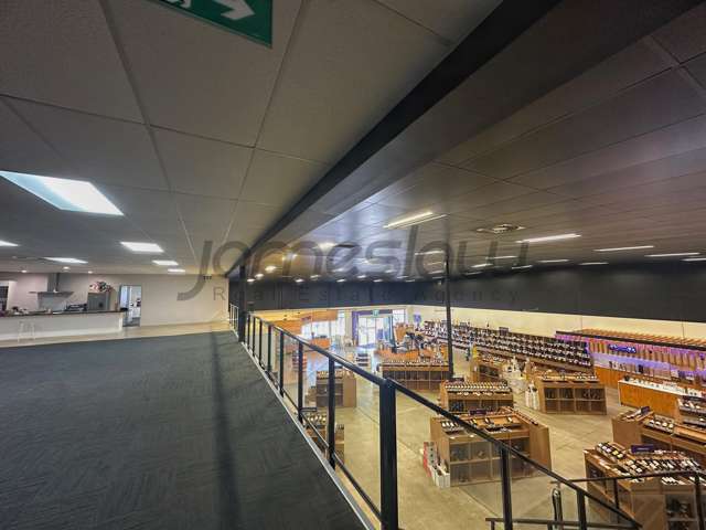 Prime Retail Showroom in Home Zone Centre