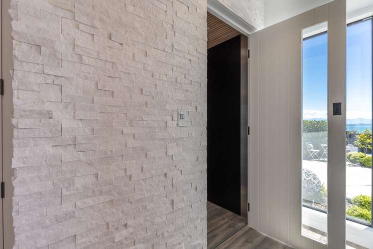 46 Bisley Avenue Moana_17