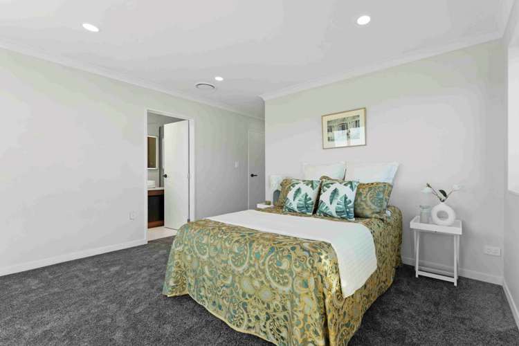 27 Knockanara Drive Flat Bush_13