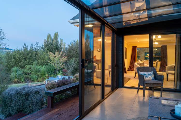 16 Freyberg Road Fairfield_11