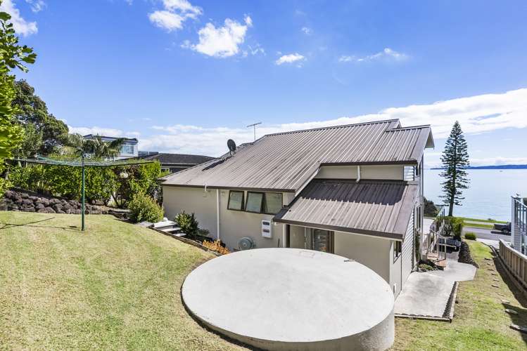 16 Omana Esplanade Maraetai_19