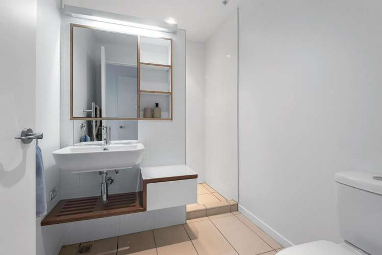 8B/82 Cable Street Te Aro_9