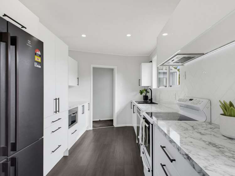 2 Bromley Place Westown_12