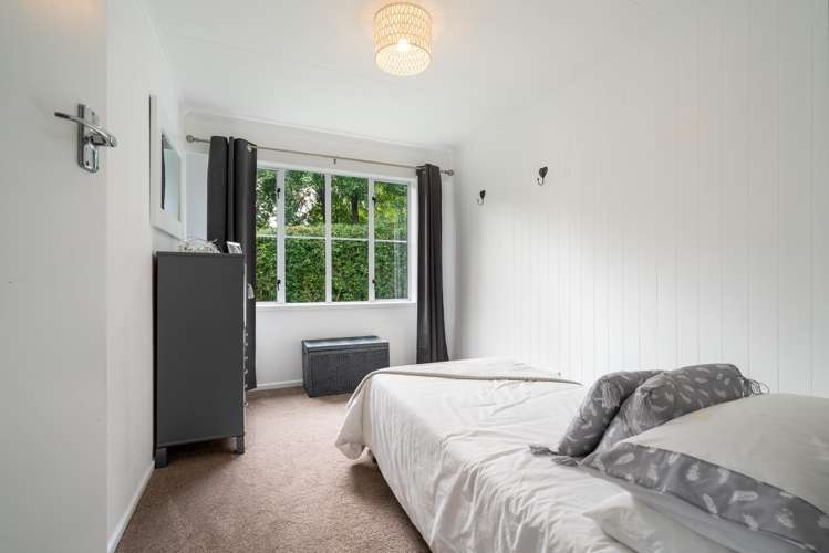 34 Harrington Street Lawrence_12