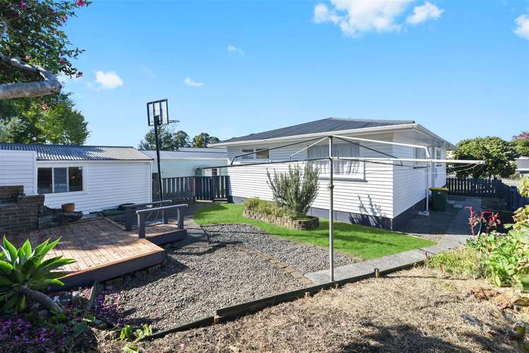16 Manapouri Place Glenview_19