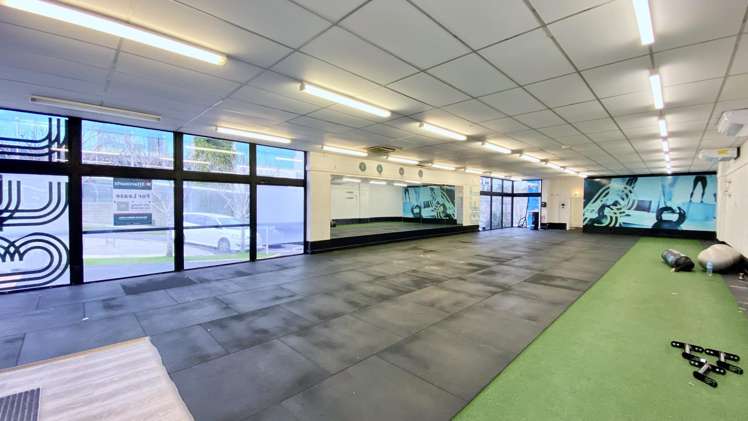 188 West Coast Rd Glen Eden_8