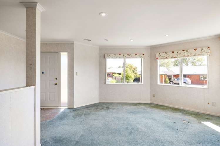 29 Reynolds Drive Glenview_11