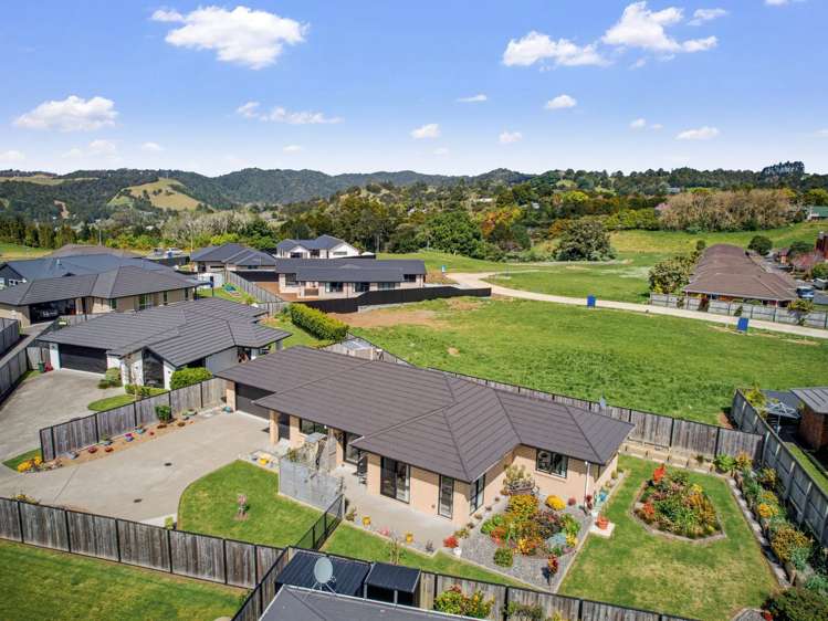 8 Sycamore Drive Te Kamo_25