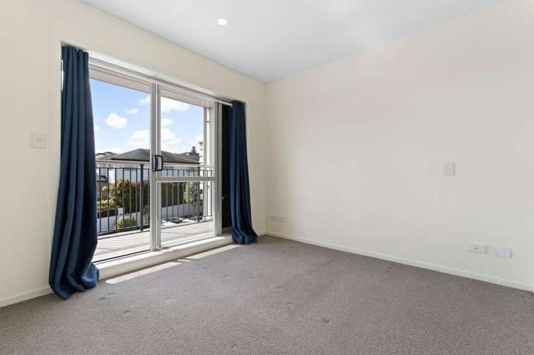 D10/60 Masons Road Oteha_7