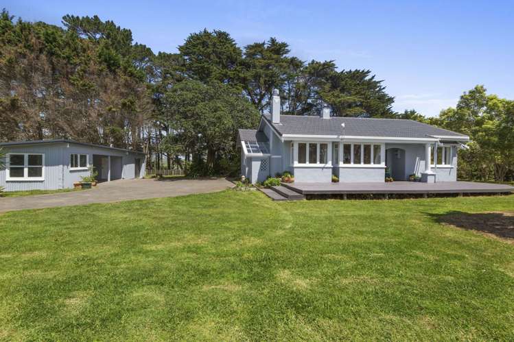 1437 Awhitu Road Pollok_18