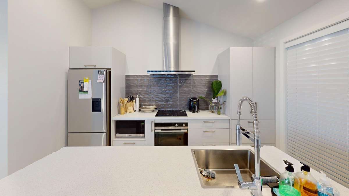 2B St Leonard Street, Saint Johns Hill 3