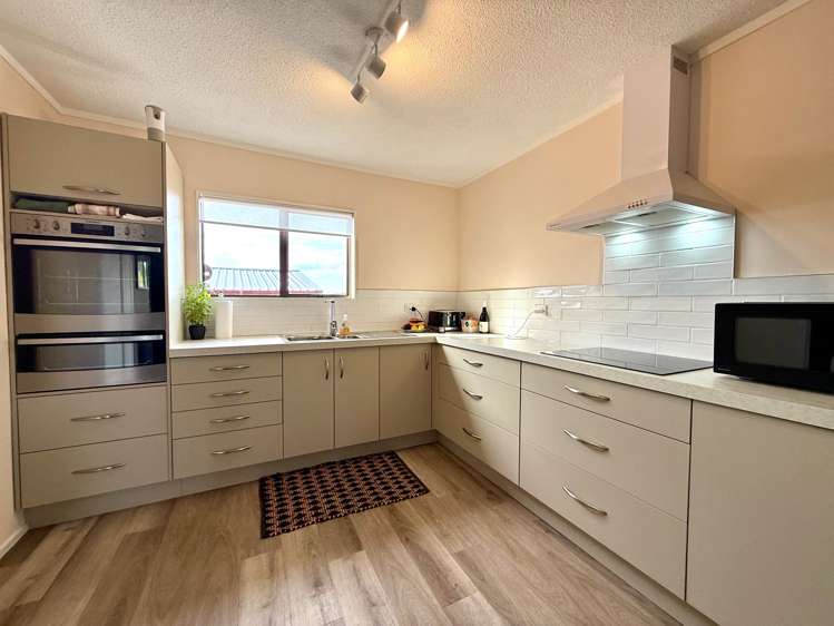 58 Bow Street Raglan_2