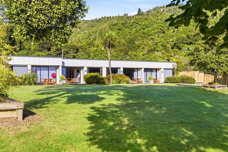 88 and 104 Waihi Road Tokaanu_14