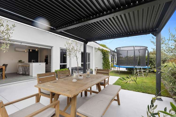 62 Fairose Drive Richmond_6