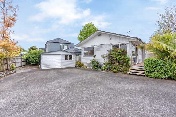 1/7 Studfall Street Pakuranga Heights_0