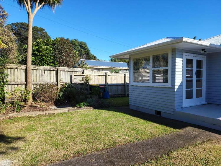 28 Old South Road Okato_19