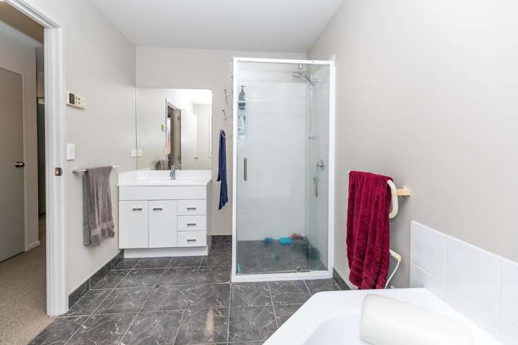 12 Wiltshire Drive Huntington_15