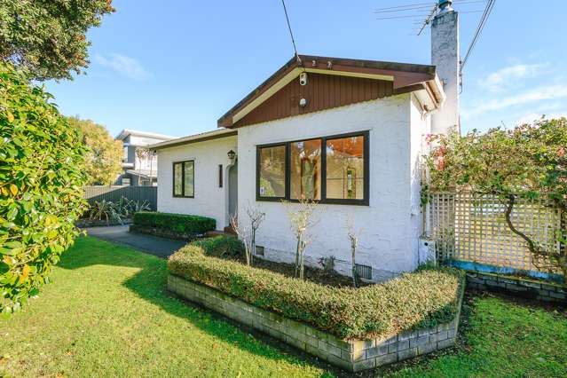 41 Pohutukawa Street Woburn_1