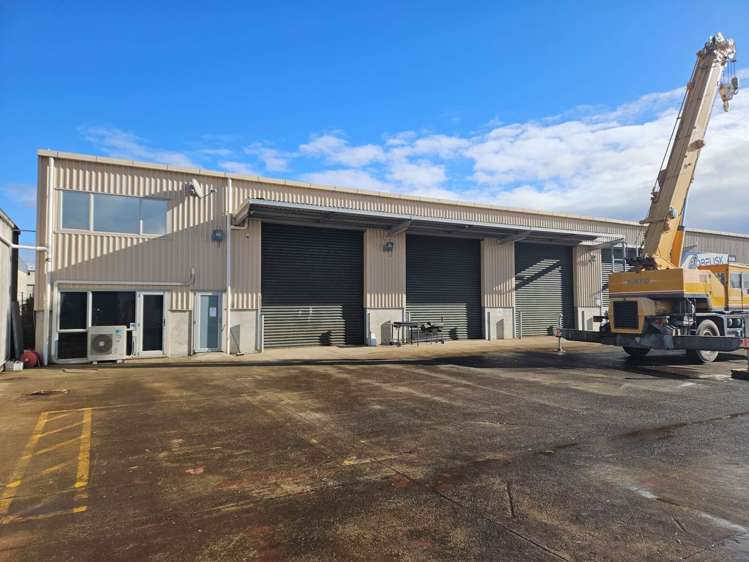 Unit B/94 Henderson Valley Road_0