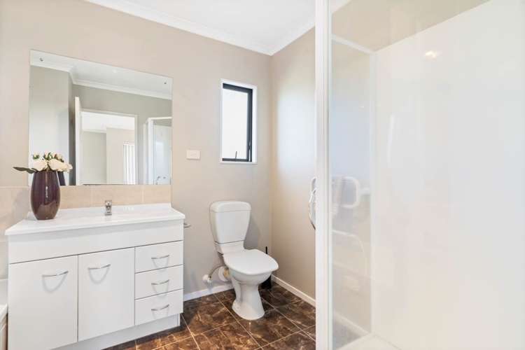 37 Saralee Drive Manurewa_19