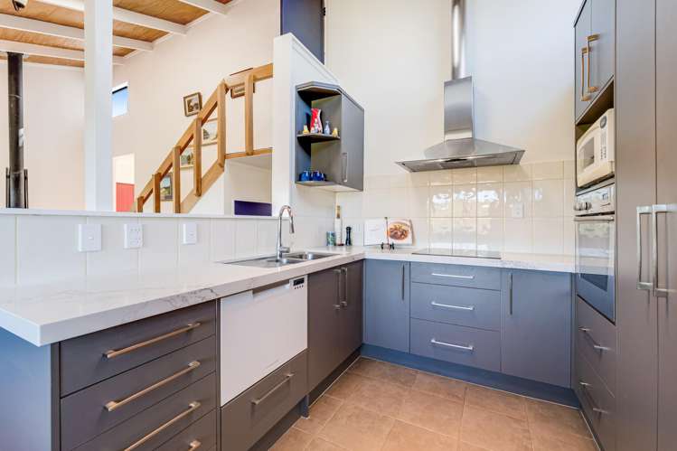 10 Oliver Twist Avenue Mellons Bay_11