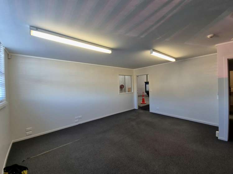9 Crum Avenue New Lynn_1