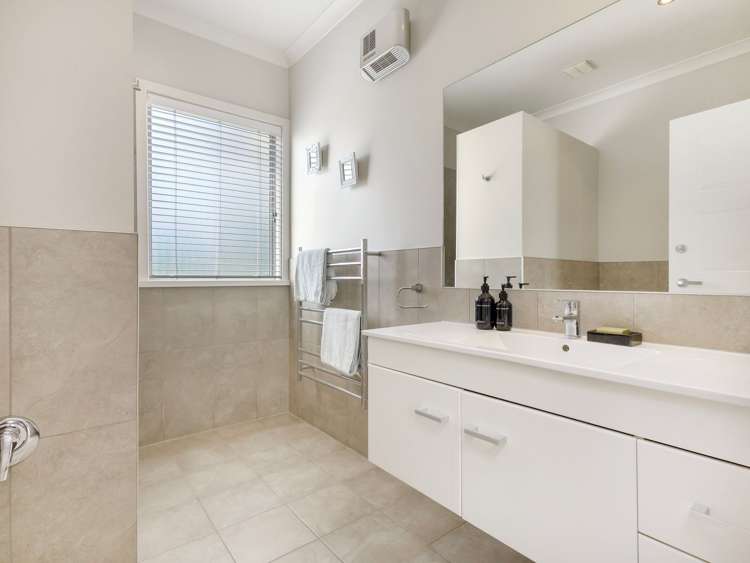 1213A Ada Street Parkvale_17