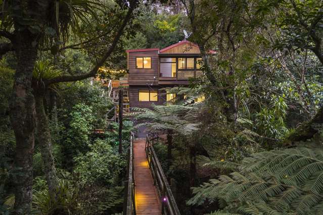 A Hidden Bush Sanctuary by the Sea