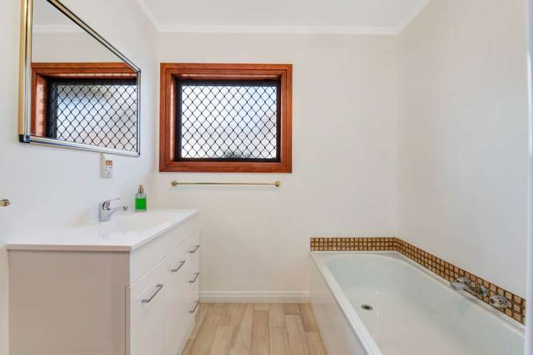 19b Riverside Road Orewa_10