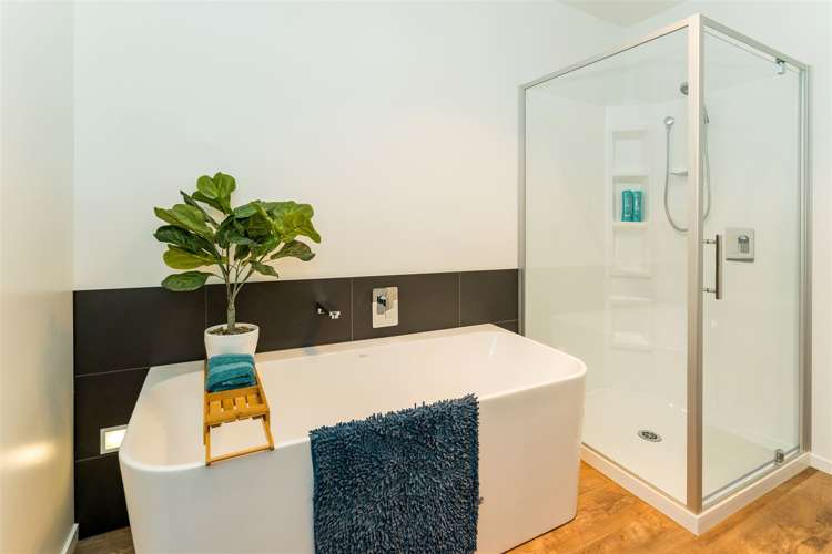 53 Vernon Drive Lincoln_10