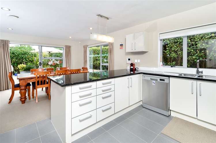 2 Lemon Grove Lane Greenhithe_11