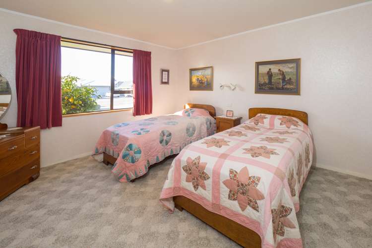 1 Falcon Drive Allenton_15