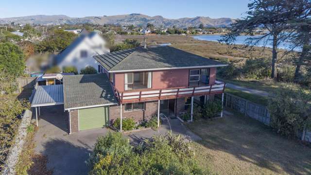 Coastal Potential with 1970s Character