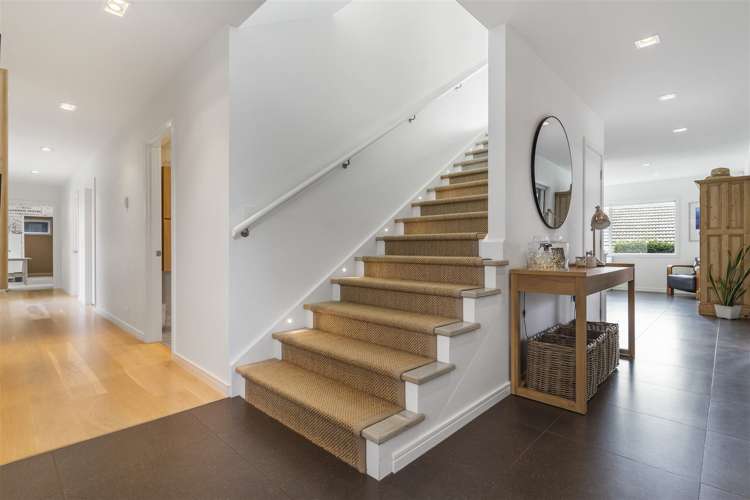 6 Pleasant Place Mellons Bay_21