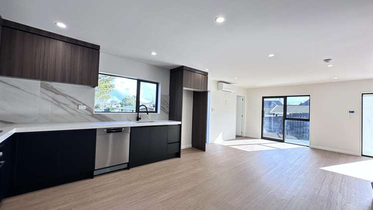 142 Great South Road_4