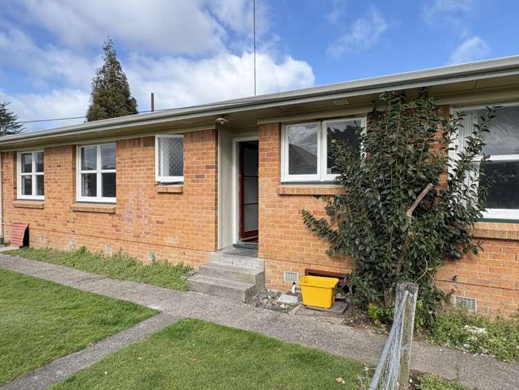 2/1A Errol Street_0