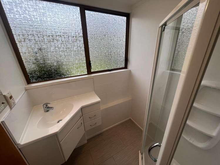 2/40 Bodi Place Te Atatu South_9