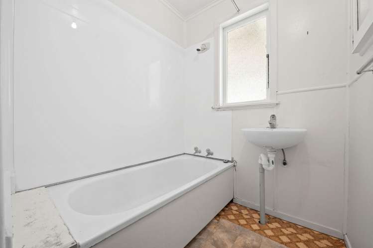 209 Clyde Street Hamilton East_15