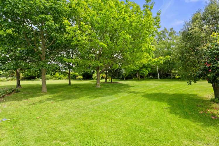 764 Courtenay Road Charing Cross_26