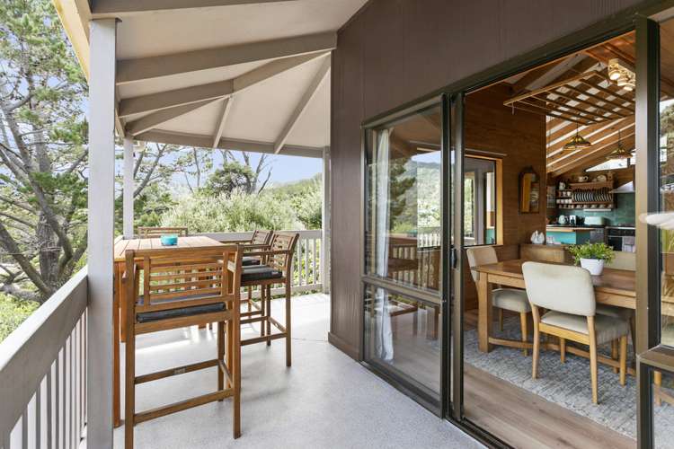 1160 Huia Road Huia_7