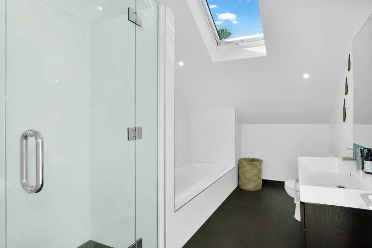 6 Lister Street Point Chevalier_19